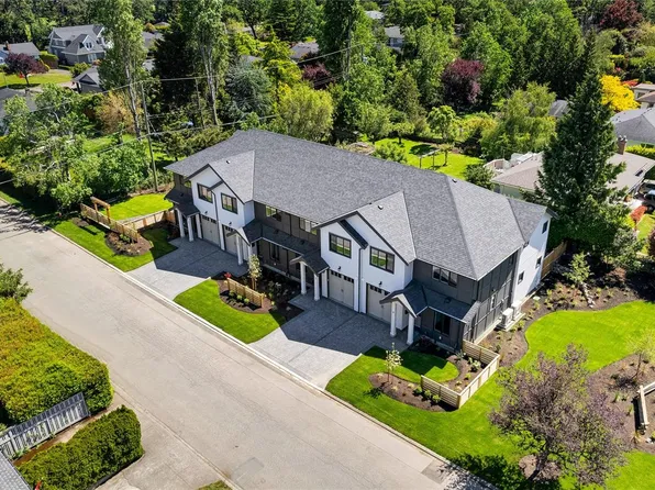 3333 Henderson Rd #4, Oak Bay, BC V8Z 3P3
