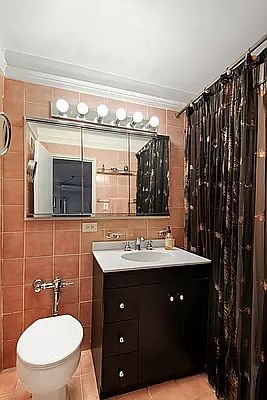 4th image of 77 7th Ave APT 12N