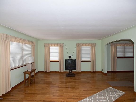 5th image of 72 26th St S