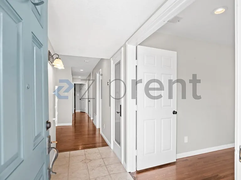 6225 Hokett Way — Photo 4
