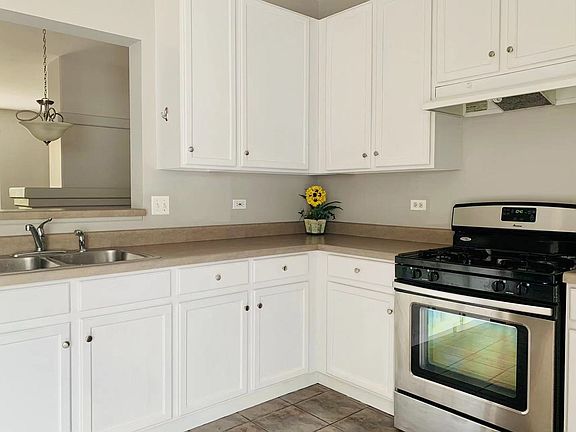 3rd image of 3467 Ravinia Cir