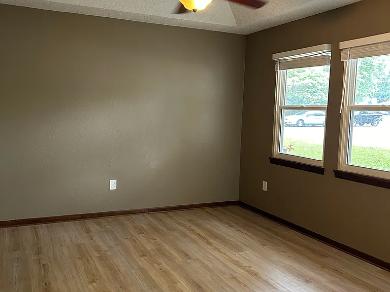 201 N Cypress St #B — Photo 8