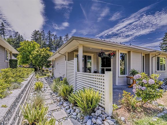 4th image of 4466 Stonebridge Pl #102