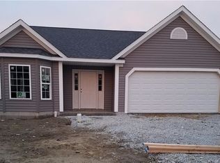 108 Manning Ct, Elyria, OH 44035