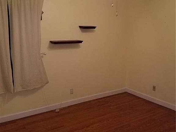 4th image of 1502 Clarence St