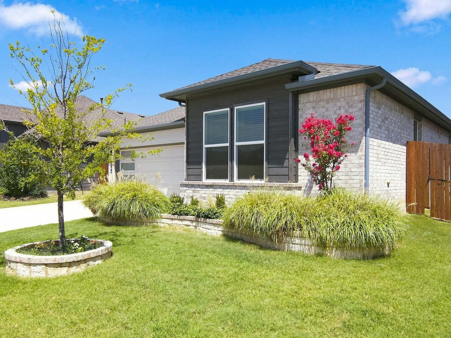 4 bed, 1718 sqft, $2,600 — Photo 3