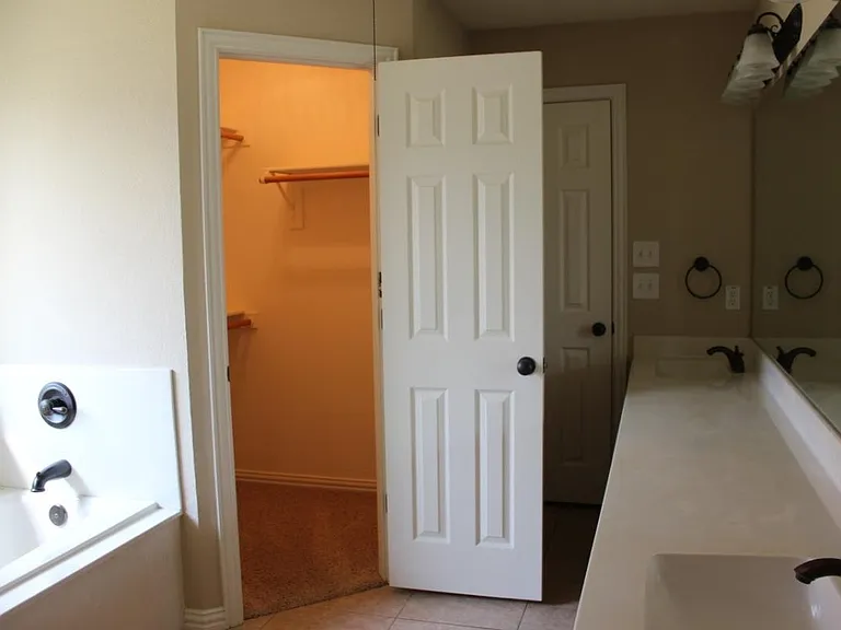 337 Clark Ave — Photo 10