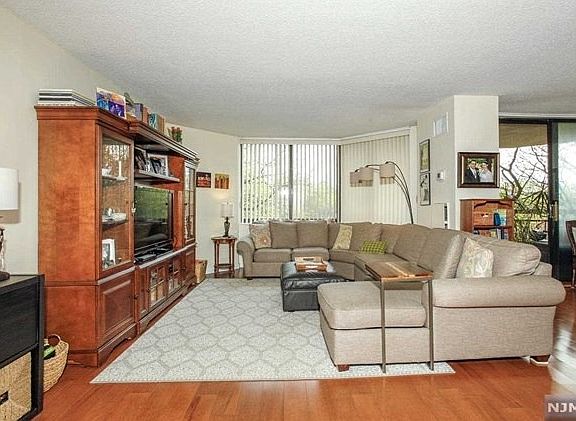 Additional Living Room