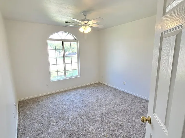 3851 W 200 N — Photo 7