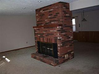 4th image of 398 Allen Dr