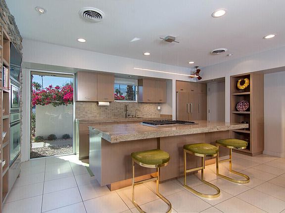 3rd image of 1156 E Cactus Rd