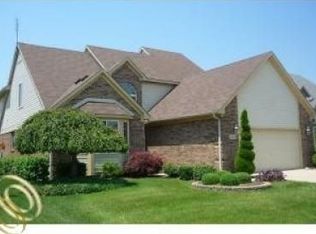 24826 Brentwood Dr, Brownstown, MI 48183