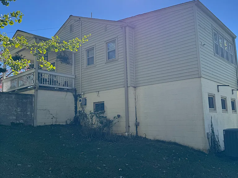 135 Stonewall Hts — Photo 3