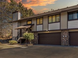 1587 Four Oaks Rd, Eagan, MN 55121