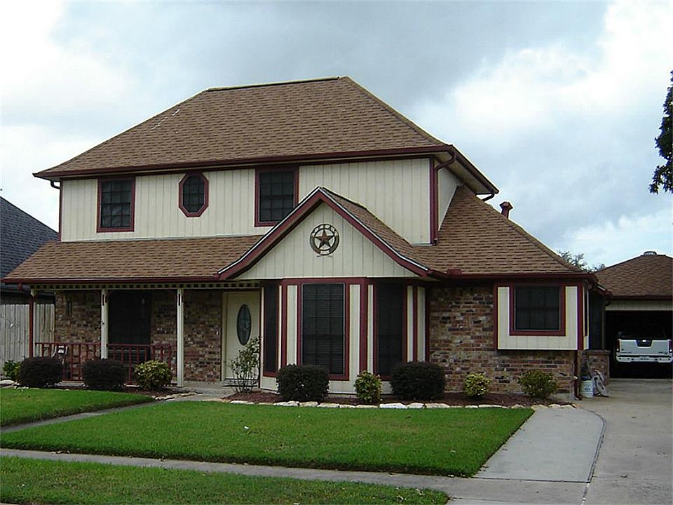 1st image of 310 Yorkshire Ct