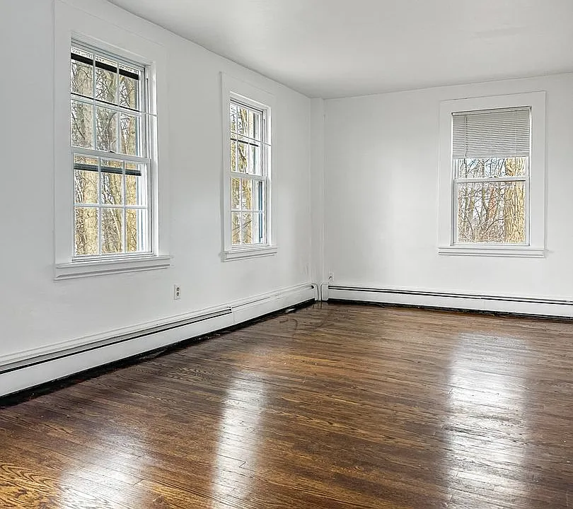 35 Terrace Dr #2L