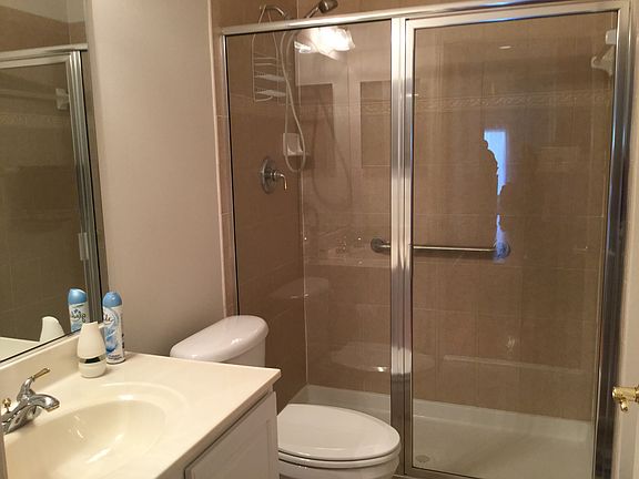 5th image of 16 Hartford Way