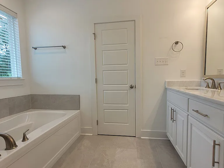 7024 Garden Hill Dr — Photo 8