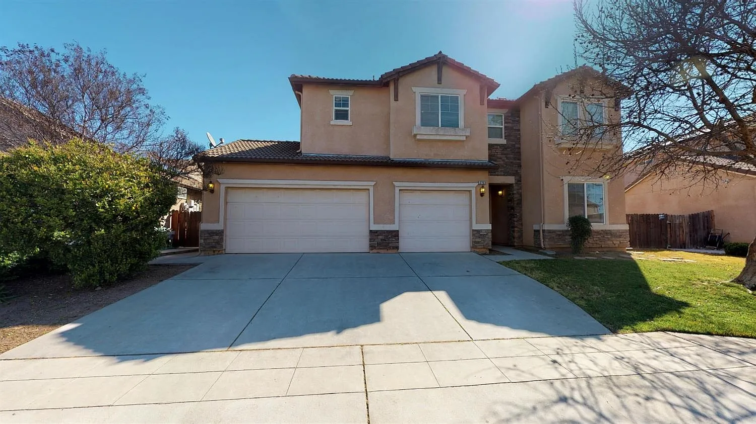 2763 Hornet Ave photo 1