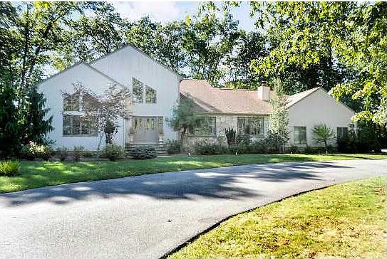 1st image of 245 Beechwood Dr