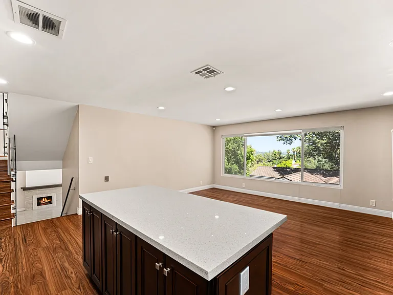 3751 Prestwick Dr — Photo 18
