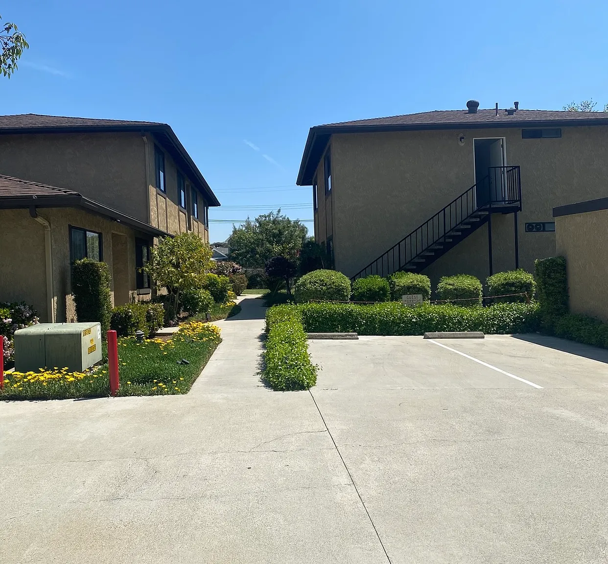 2 bed, 975 sqft, $2,700 — Photo 4