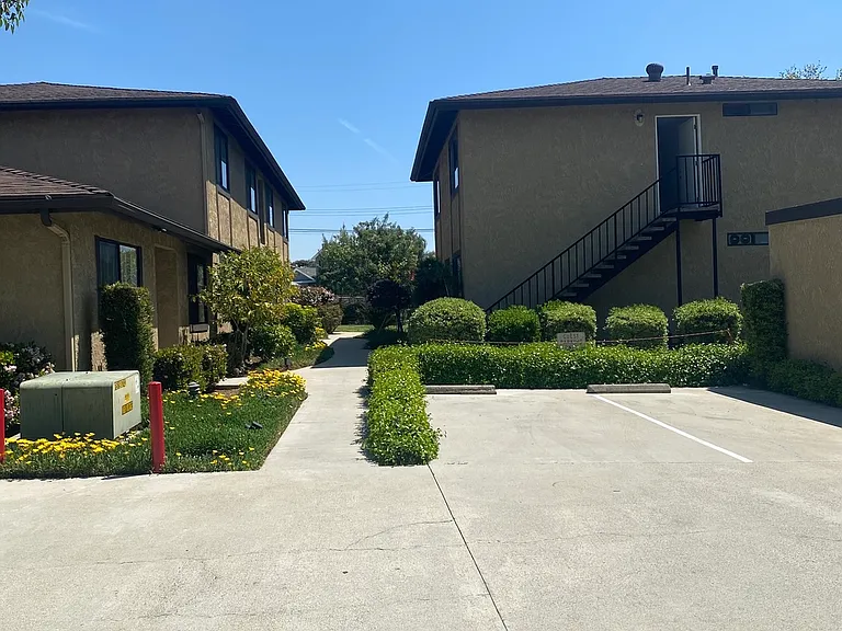 790 Juanita Ave #B — Photo 4