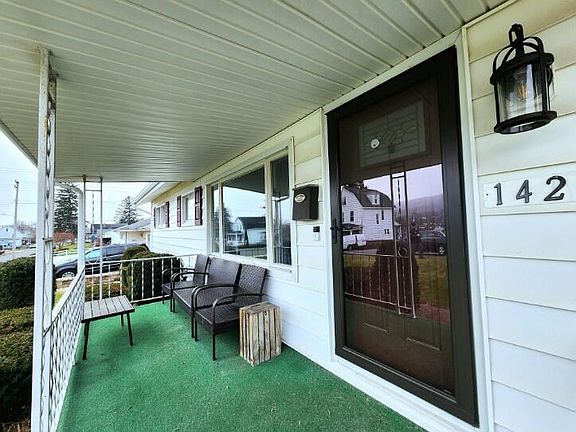 4th image of 1420 Logan Ave