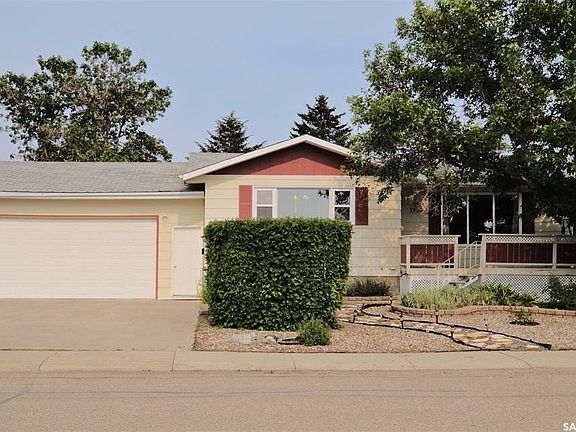 2nd image of 1104 6th St E