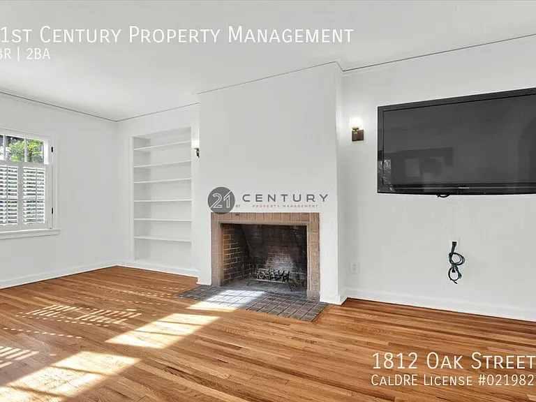 1812 Oak St — Photo 9