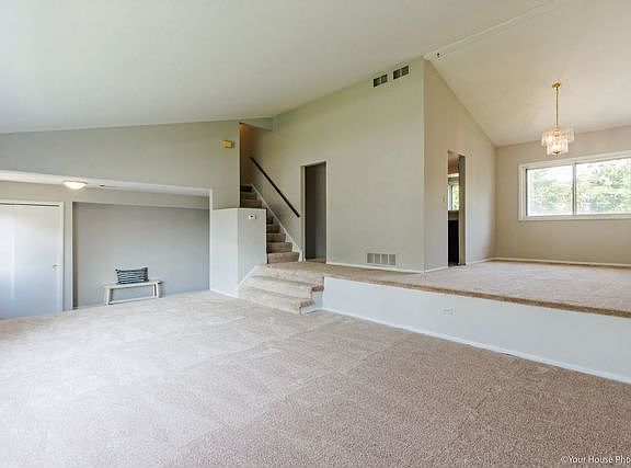 4th image of 426 Manor Hill Ln