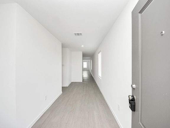 4th image of 1218 Charlotte Way
