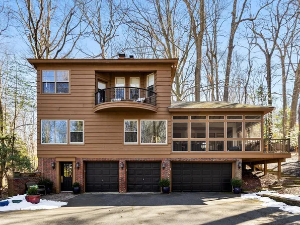 34 Manning Ln, Cherry Hill, NJ 08003