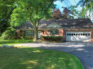 24300 Bryden Rd, Beachwood, OH 44122