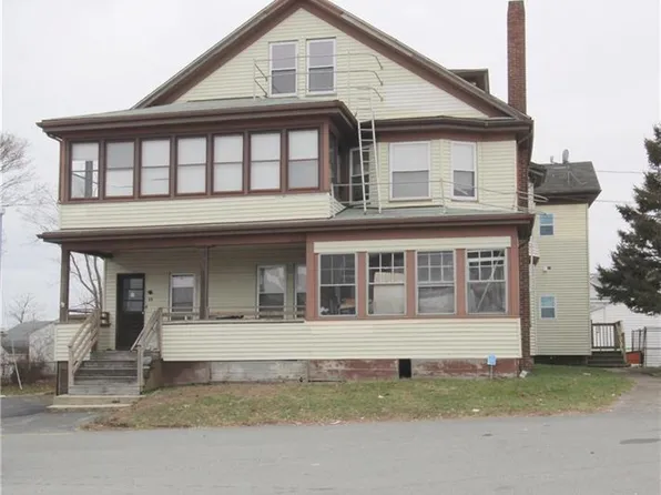 63 Main Rd, Tiverton, RI 02878