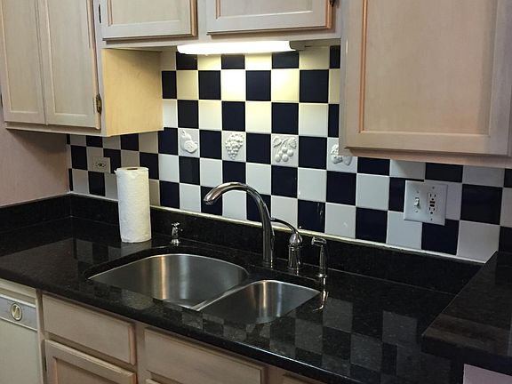 kitchen sink side