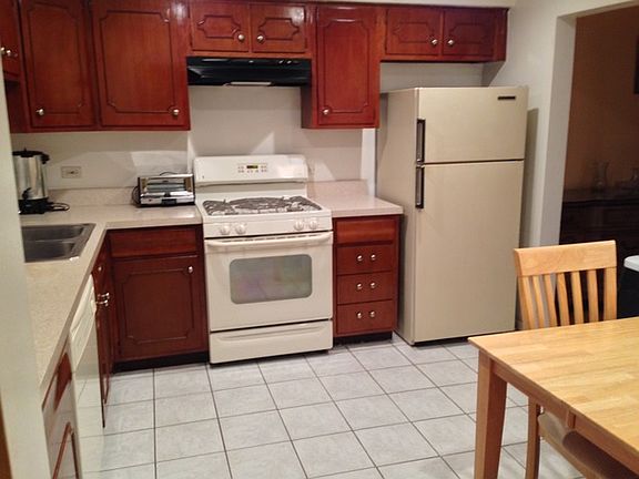 5th image of 6800 N California Ave APT 4E