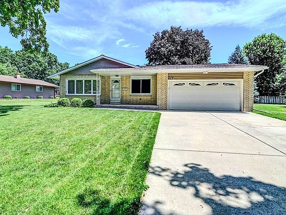 2nd image of 617 Harmony Hill Dr