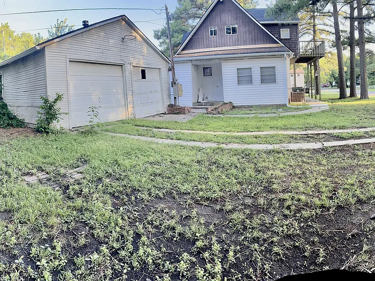 1404 Callahan St — Photo 2