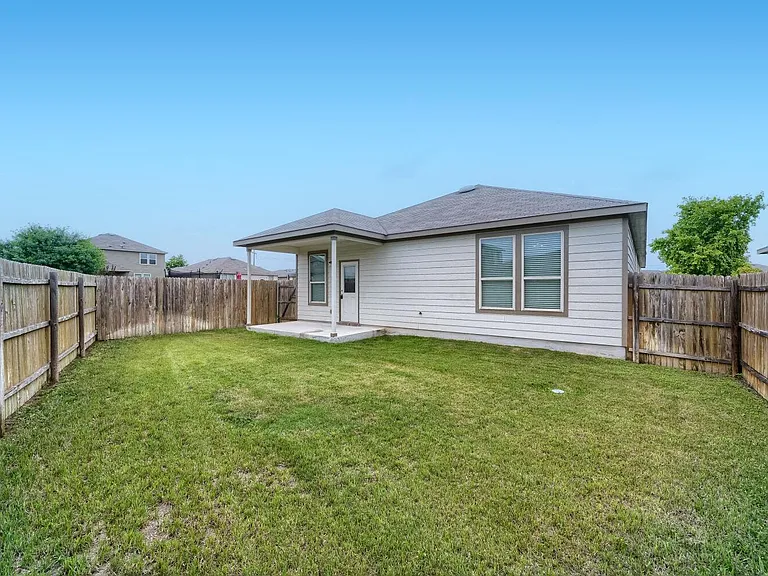 616 Sonterra Blvd — Photo 25