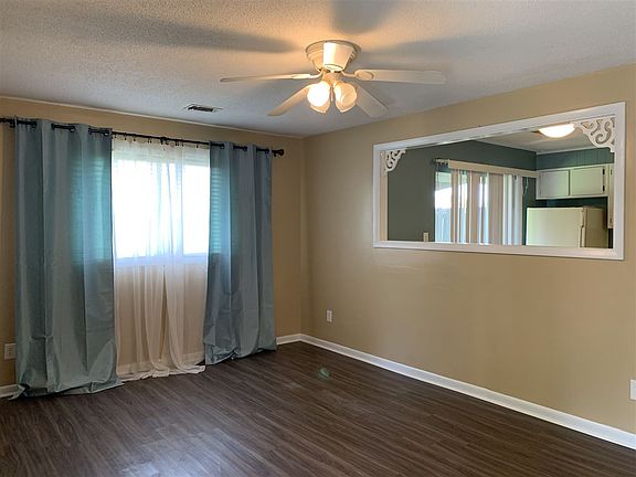 3rd image of 163 Stoneridge Dr