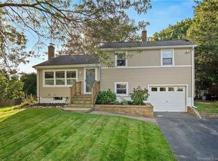 52 Daniel Brown Dr, Groton, CT 06355