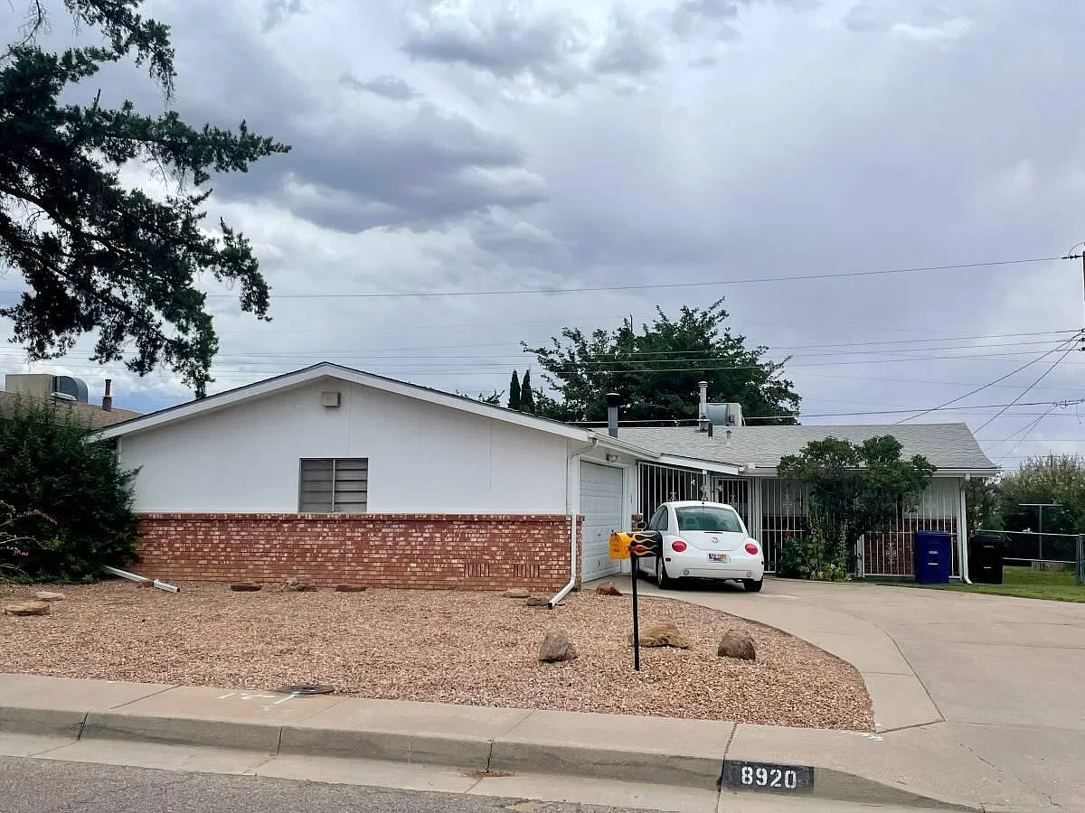 3 bed, 2.0 bath, 1748 sqft, $2,250 — Photo 1