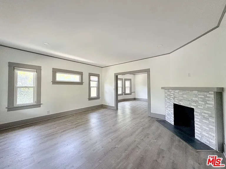 613 N Lucerne Blvd — Photo 4