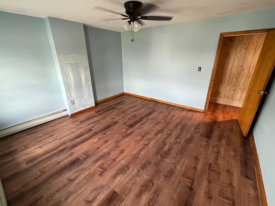 Bedroom #1 - Master - aprox 13 ft x 14 ft
