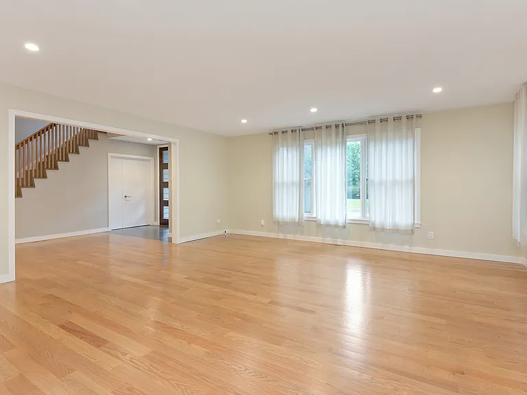 160 Sycamore Rd — Photo 9
