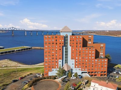750 Davol St Unit 824, Fall River, MA, 02720