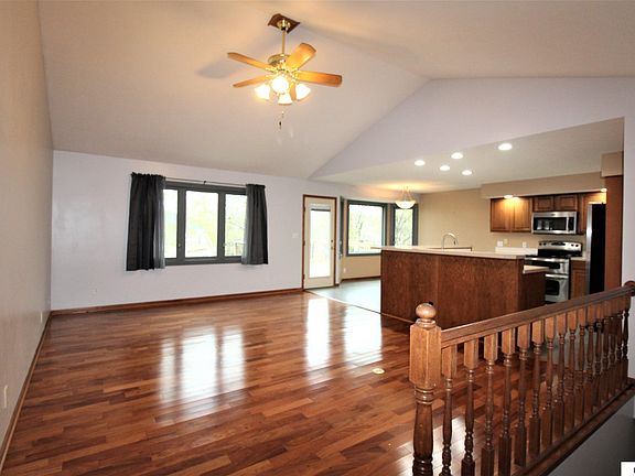 5th image of 7921 Leighton Ave