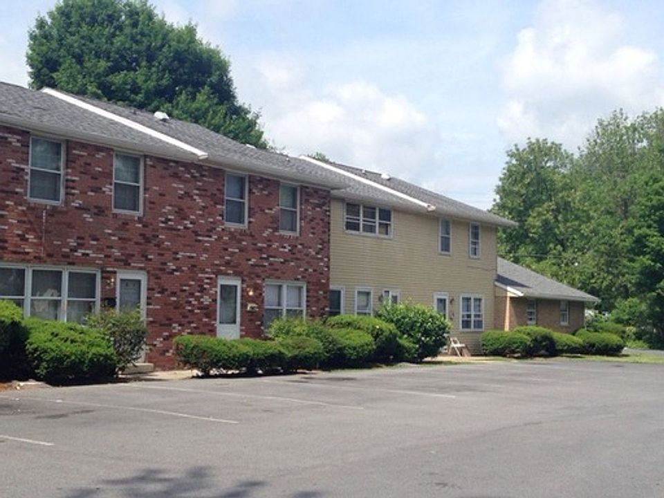 1st image of 900 Colonial Vlg #910