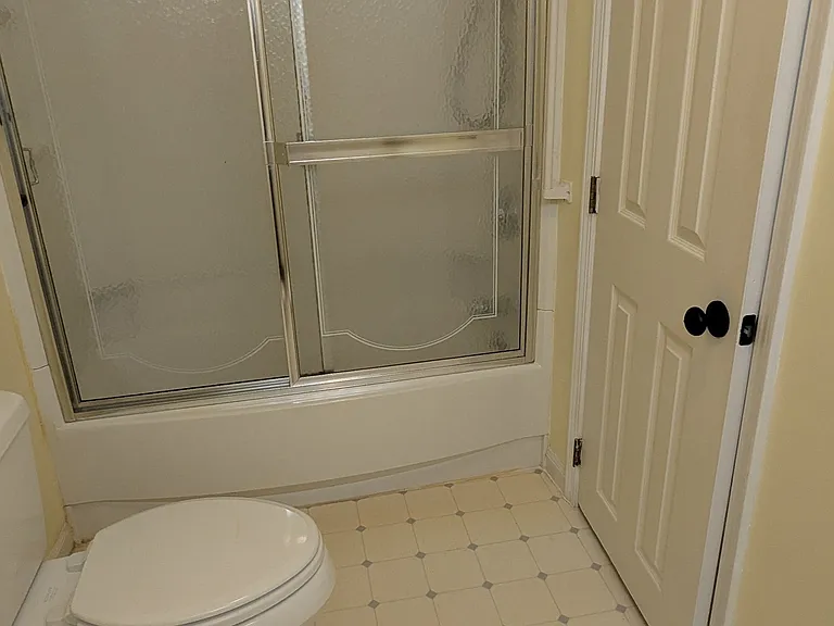117 N Taylor Ave — Photo 8